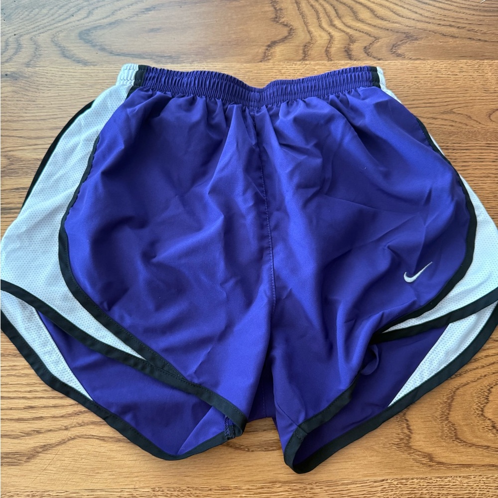 Women’s Nike tempo running shorts XS